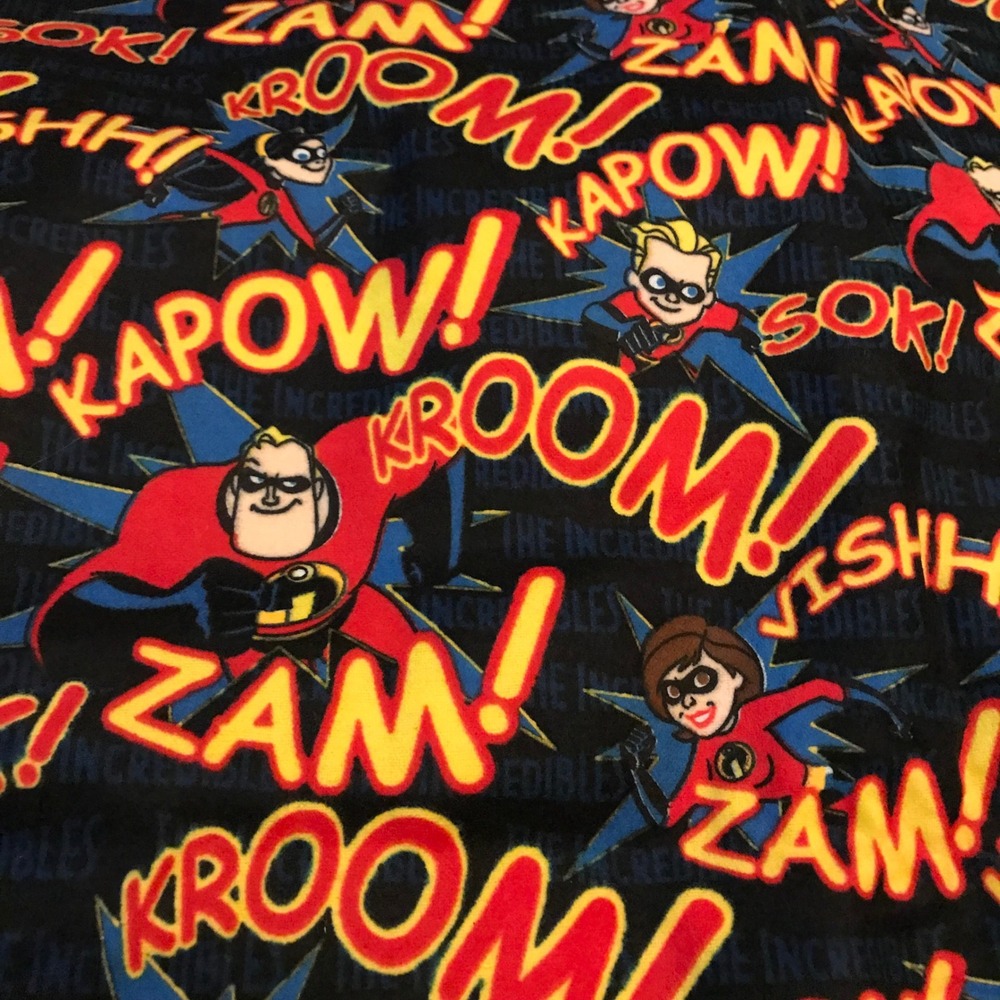 Disney Pixar The Incredibles Comic Fabric Springs Industries 2818‎ Kapow Zam 3